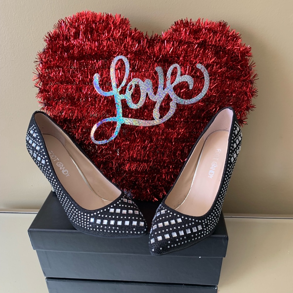 Red bottoms by (Foot Candy)